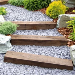 Welsh Blue Plum Crushed Slate Chippings 20mm