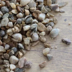 Alpine Grit 2 - 6mm -Dandys Store hort grit close up 1
